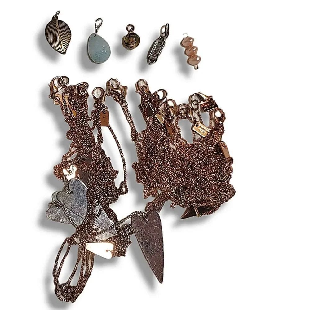 Lot ofโ10 necklaces and 5 pendants